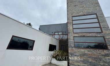 Exclusiva residencia con vista al mar en «Lomas de Coihuín»,  Puerto Montt