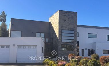 Exclusiva residencia con vista al mar en «Lomas de Coihuín»,  Puerto Montt