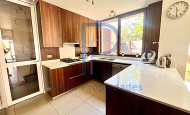 SUPER EQUIPADA! CASA EN CONDOMINIO CONSOLIDADO CON SEGURIDAD