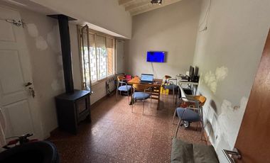 Casa  en Venta Haedo / Moron (A108 8257)