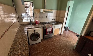 Casa  en Venta Haedo / Moron (A108 8257)