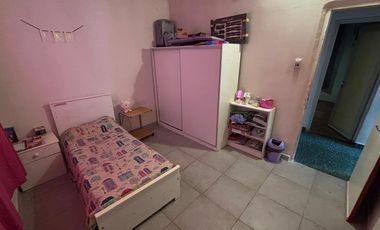 Casa  en Venta Haedo / Moron (A108 8257)