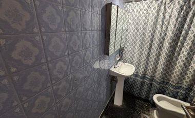 Casa  en Venta Haedo / Moron (A108 8257)