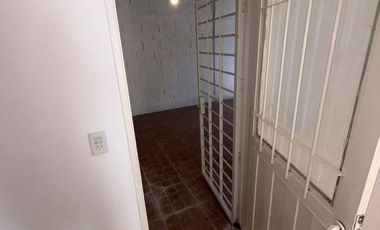 Casa en alquiler, B° Estacion Flores 2 dormitorios!!