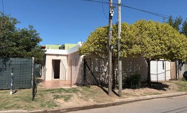 Casa en alquiler, B° Estacion Flores 2 dormitorios!!