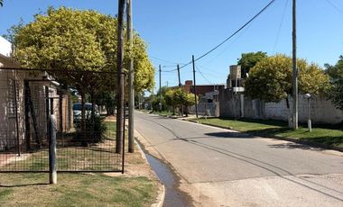 Casa en alquiler, B° Estacion Flores 2 dormitorios!!