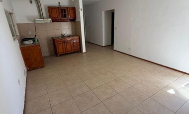 Casa en alquiler, B° Estacion Flores 2 dormitorios!!