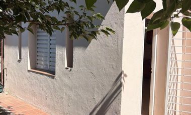 Casa en alquiler, B° Estacion Flores 2 dormitorios!!