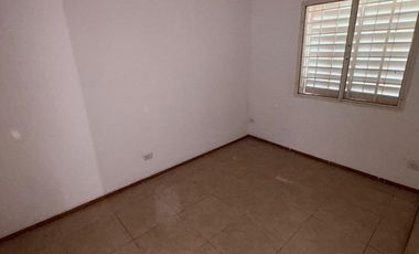 Casa en alquiler, B° Estacion Flores 2 dormitorios!!