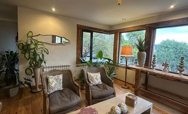 Casa AMOBLADA espectacular con vistas a la montaña, 4 dormitorios, pileta y patio