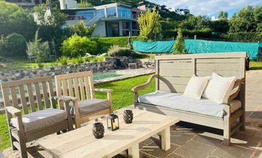 Casa AMOBLADA espectacular con vistas a la montaña, 4 dormitorios, pileta y patio