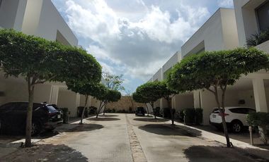 Casa en RENTA en Mérida, Fracc. Campestre.