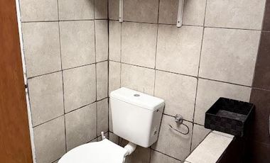 Alquiler 2 Dormitorios en  Calle Bélgica 673 (entre Barzi e Int. Oliver), Florencio Varela. ¡Conectividad total!