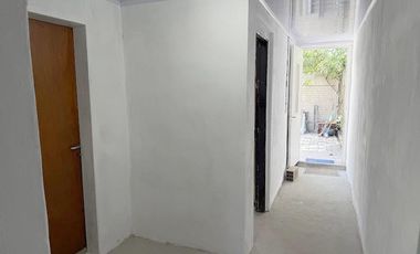 Alquiler 2 Dormitorios en  Calle Bélgica 673 (entre Barzi e Int. Oliver), Florencio Varela. ¡Conectividad total!