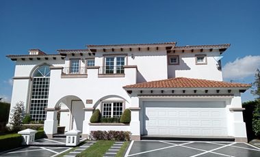 Preciosa casa Los Robles