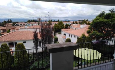 Preciosa casa Los Robles