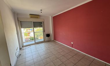 Departamento dos ambientes con BALCON y COCHERA en Villa Dominico