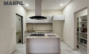 Casa en Renta en Residencial Real de Comala Colima Frente Jardín con Roofgarden