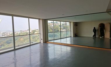 Renta local comercial en Bosque de las Lomas