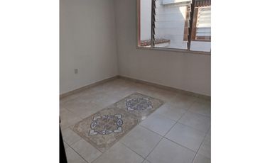 SE ARRIENDA O VENDE HERMOSA CASA EN FRENTE A LA CLINICA BUCARAMANGA