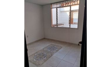 SE ARRIENDA O VENDE HERMOSA CASA EN FRENTE A LA CLINICA BUCARAMANGA