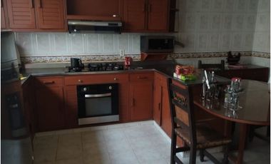 SE ARRIENDA O VENDE HERMOSA CASA EN FRENTE A LA CLINICA BUCARAMANGA