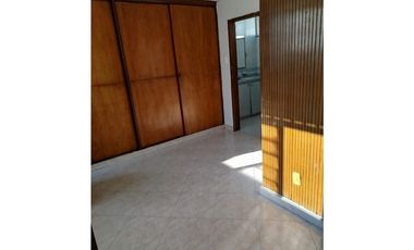 SE ARRIENDA O VENDE HERMOSA CASA EN FRENTE A LA CLINICA BUCARAMANGA