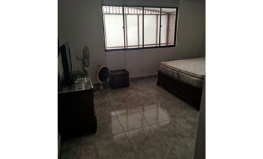 SE ARRIENDA O VENDE HERMOSA CASA EN FRENTE A LA CLINICA BUCARAMANGA