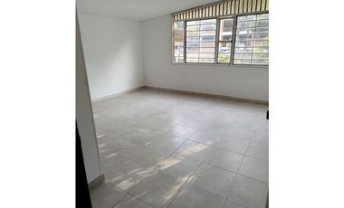 SE ARRIENDA O VENDE HERMOSA CASA EN FRENTE A LA CLINICA BUCARAMANGA