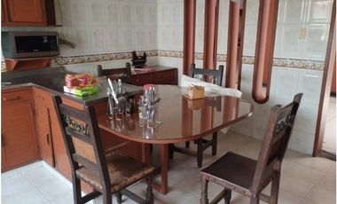 SE ARRIENDA O VENDE HERMOSA CASA EN FRENTE A LA CLINICA BUCARAMANGA