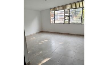 SE ARRIENDA O VENDE HERMOSA CASA EN FRENTE A LA CLINICA BUCARAMANGA