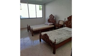 SE ARRIENDA O VENDE HERMOSA CASA EN FRENTE A LA CLINICA BUCARAMANGA