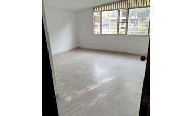 SE ARRIENDA O VENDE HERMOSA CASA EN FRENTE A LA CLINICA BUCARAMANGA