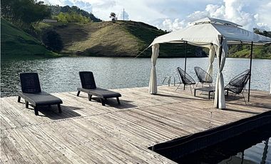 VENTA DE CABAÑA EN PARCELACIÓN EL PEÑOL