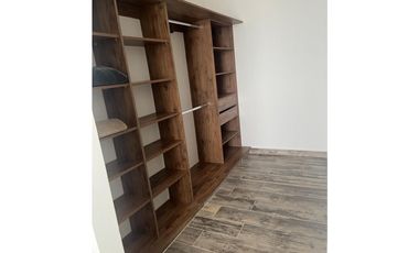 SE VENDE APARTASUIT  EN CERRITOS TOTALMENTE DOTADO