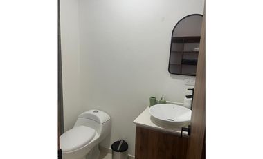 SE VENDE APARTASUIT  EN CERRITOS TOTALMENTE DOTADO