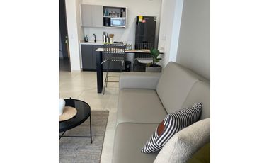 SE VENDE APARTASUIT  EN CERRITOS TOTALMENTE DOTADO