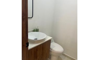 SE VENDE APARTASUIT  EN CERRITOS TOTALMENTE DOTADO