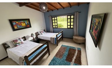 VENTA DE CASA CAMPESTRE EN TEBAIDA, QUINDO, COLOMBIA