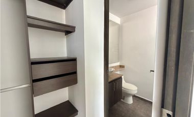 Apartamento en Envigado para renta tradicional, piso 13