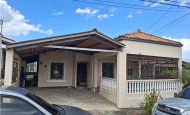 CASA A LA VENTA VILLAS DE MONTELIMAR CHORRERA
