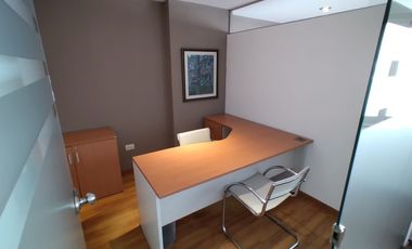 OFICINA AMOBLADA - TRES PRIVADOS - KITCHENETTE - DOS BAÑOS - Bº CENTRO
