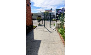 PH 3 ambientes garage y patio. Moreno y Neuquen