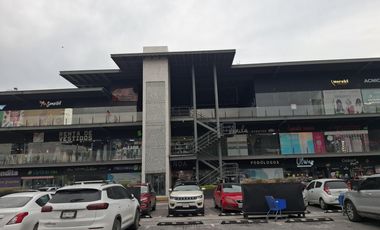 LOCAL EN VENTA OPORTUNIDAD PLAZA MIRADOR PABLO LIVAS GUADALUPE