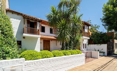 Casa venta 5 amb c/jardín, pileta, quincho. 387 m²