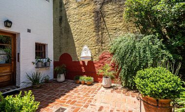 Casa venta 5 amb c/jardín, pileta, quincho. 387 m²
