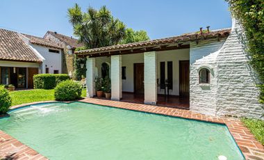 Casa venta 5 amb c/jardín, pileta, quincho. 387 m²