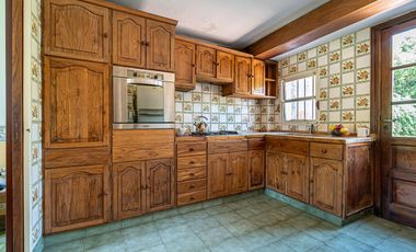 Casa venta 5 amb c/jardín, pileta, quincho. 387 m²