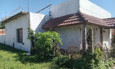 VENTA CASA 3 AMBIENTES BARRIO BELISARIO ROLDAN