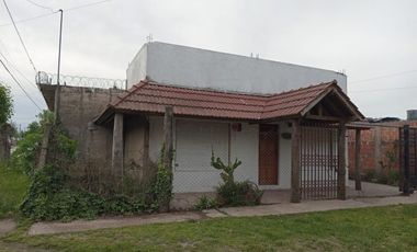 VENTA CASA 3 AMBIENTES BARRIO BELISARIO ROLDAN
